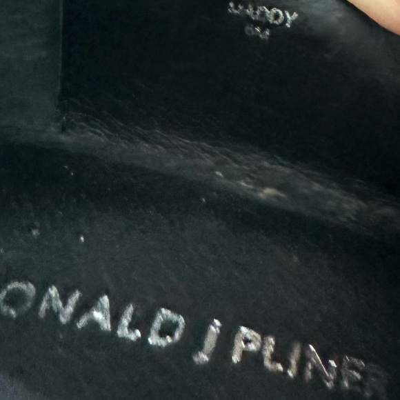 Donald J Pliner - Picture 4 of 9